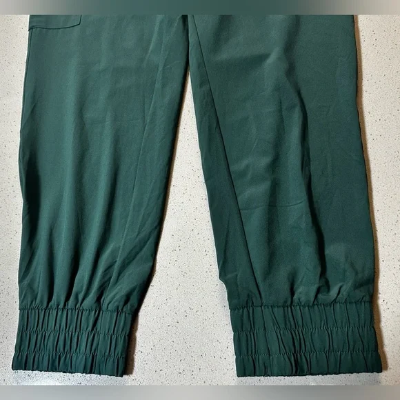 All in Motion Active Light Mid-Rise Cargo Forest Green Jogger Pants NWT - Picture 4 of 10